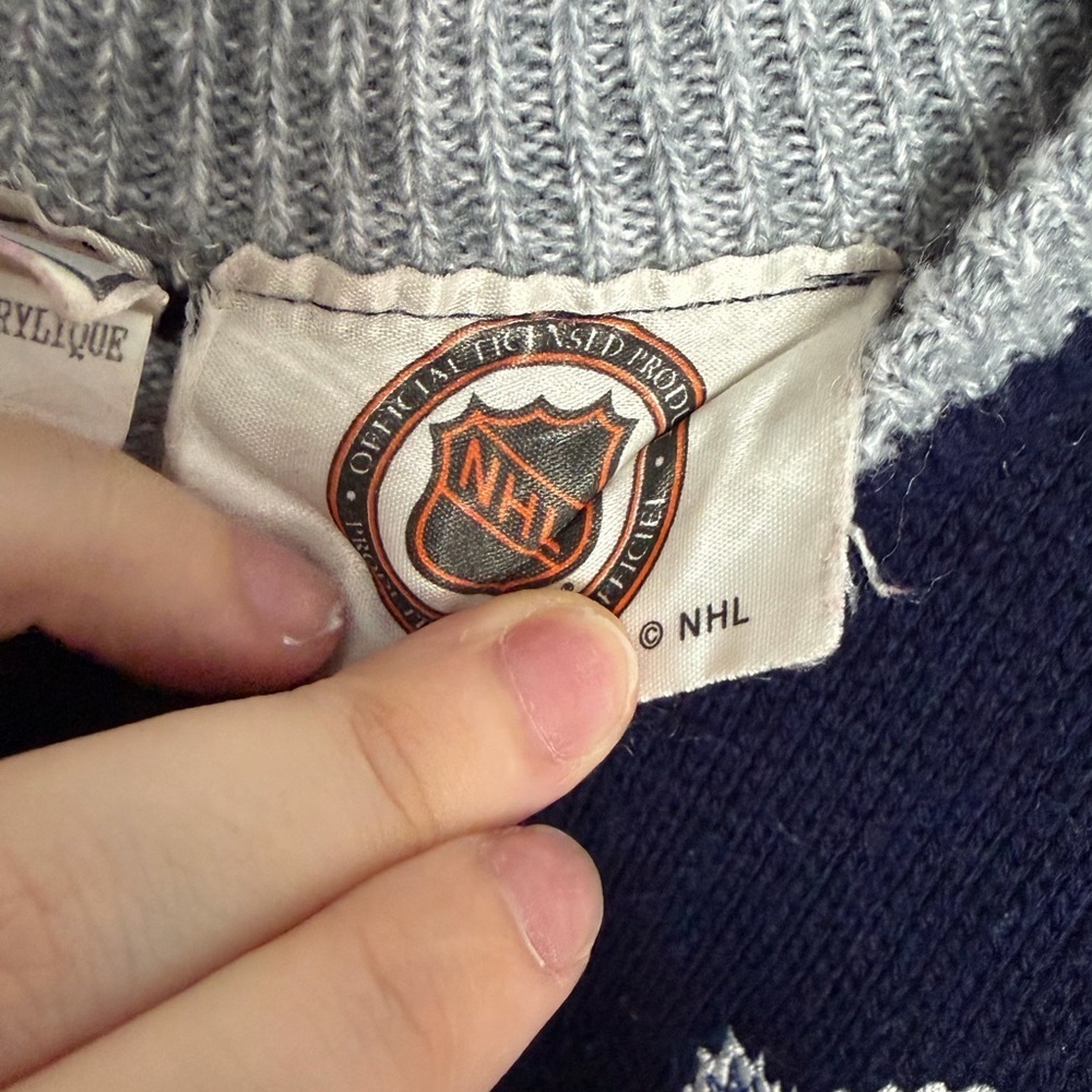 Vintage Toronto Maple Leafs Knit Sweater โ Size Small/24 โ Made in Canada - Picture 4 of 8
